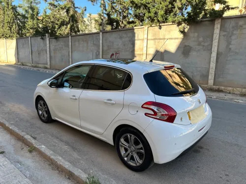 Peugeot 208 2014 Allure