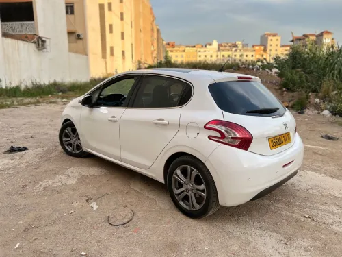 Peugeot 208 2014 Allure