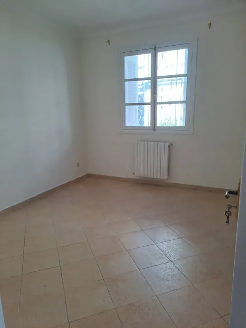 Location Appartement Niveau de villa F4 Alger Hydra