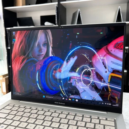 Asus Zenbook 14 OLED Gaming 14 pouce 120Hz i9 13900H 32 Go LPDDR5 512 Go SSD NVMe NVIDIA GeForce RTX 3050 Laptop GPU 4 Go GDDR6