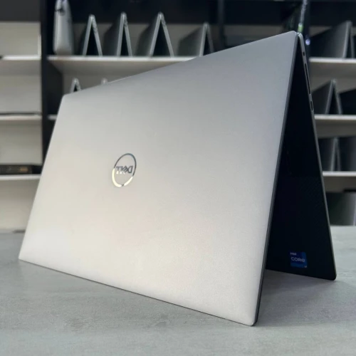 Dell Precision 5570 Workstation 15,6 pouce i7-12800H 32 Go DDR5 1 To SSD NVMe NVIDIA RTX A1000