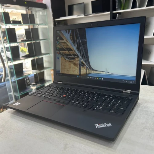 Lenovo ThinkPad P15 Gen 1 workstation professionnelle 15.6 pouce i7-10850H 16 Go DDR4 512 Go SSD NVMe NVIDIA Quadro T1000 4 Go GDDR6