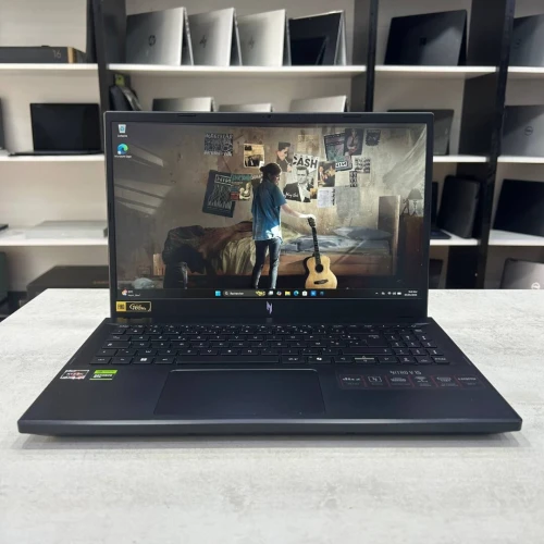 Acer Nitro V15 GAMING 15,6 pouce 165Hz quasi neuf Ryzen 7 7735HS 16 Go DDR5 512 Go SSD GeForce RTX 4060 8 Go GDDR6 VRAM