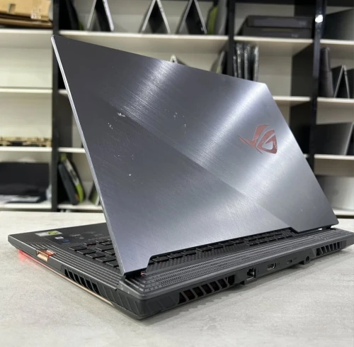 Asus ROG Strix G G531GW i7-9750H  16 Go de RAM DDR4 1to +256 go  15,6" Full HD GeForce RTX 2070