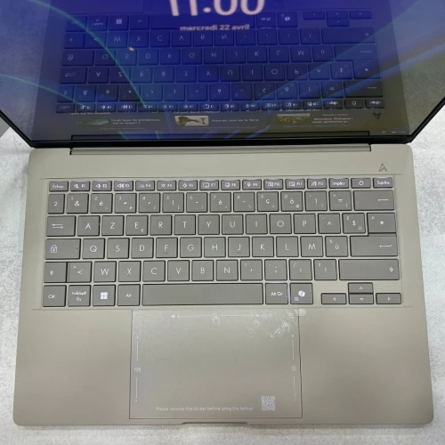 ASUS Zenbook 14 OLED Snapdragon X (X1-26100) 16 Go LPDDR5X 512 Go SSD