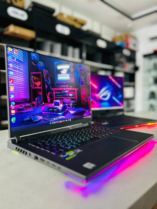 ASUS ROG Strix G16 G614 16 pouces 240Hz i9-13980HX 16 GB DDR4 1 TB PCIe NVMe 4070 140W 8GB GDDR6