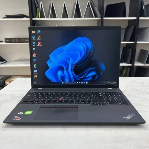 Lenovo ThinkPad P16s 15,6 pouce Ryzen 5 6650U 16 Go DDR5 512 Go SSD AMD Radeon PRO