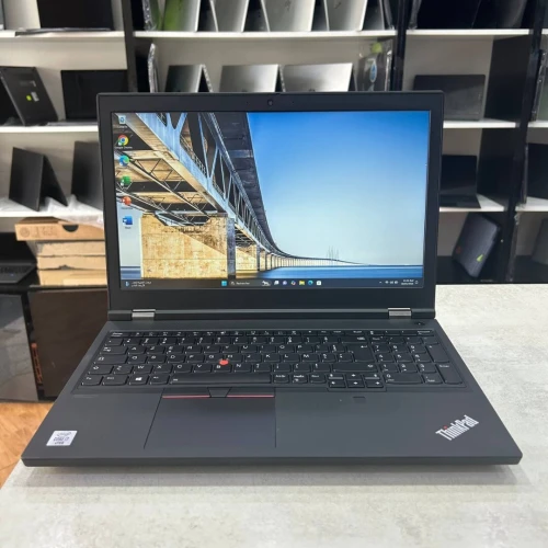 Lenovo ThinkPad P15 Gen 1 workstation professionnelle 15.6 pouce i7-10850H 16 Go DDR4 512 Go SSD NVMe NVIDIA Quadro T1000 4 Go GDDR6