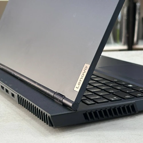 Lenovo Legion 15,6 165Hz AMD Ryzen 5 5600H 16 Go DDR4 512 Go SSD NVMe + 1 To SSD NVMe NVIDIA GeForce RTX 3070