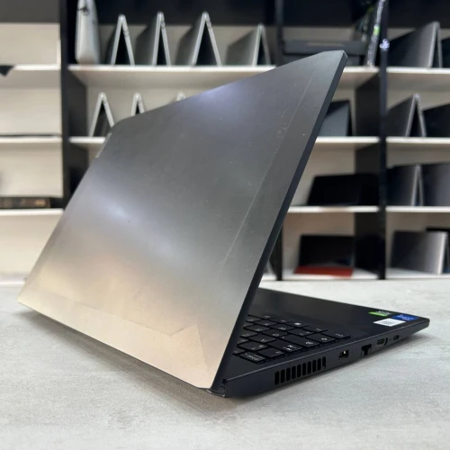 Lenovo IdeaPad Gaming 3 15,6 pouce i5-11300H  16 Go DDR4 512 Go SSD RTX 3050