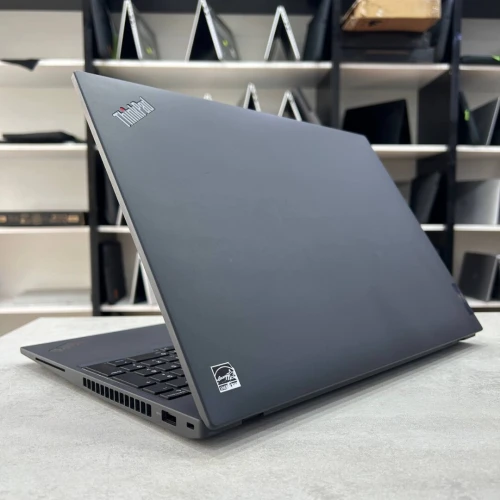 Lenovo ThinkPad T16 16 pouce AMD Ryzen 7 PRO 7840U 64 Go DDR5 1 To SSD NVMe AMD Radeon 780M Graphics