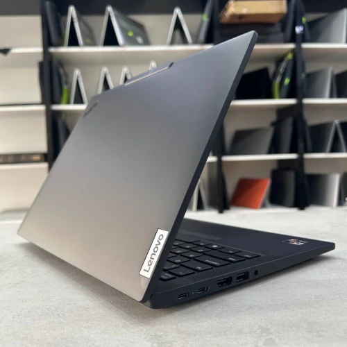 Lenovo ThinkPad T14 Ryzen 5 PRO 8540U 16 Go DDR5 256 Go SSD Radeon 740M