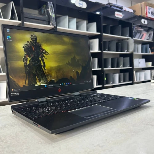 HP Omen 15 Gaming 15,6 pouce 144 Hz i5-9300H 16 Go DDR4 256 Go SSD NVMe RTX 2060 6 Go GDDR6