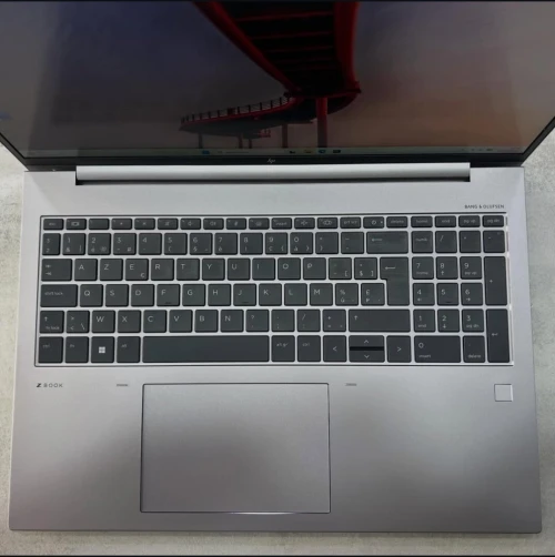 HP ZBook Firefly Workstation 15,6 pouce i7-1355U 16 Go de RAM DDR5 1 To SSD NVMe NVIDIA RTX A500 4 Go GDDR6