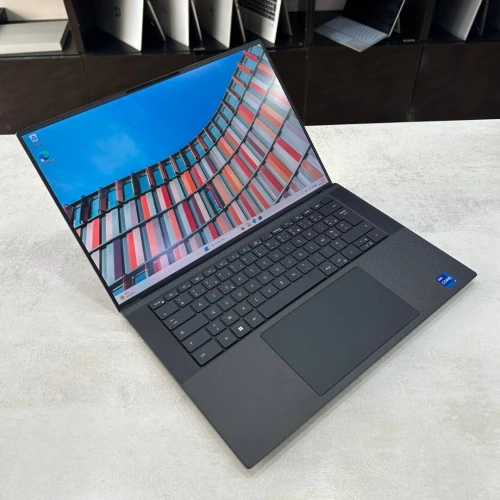 Dell Precision 5570 Workstation 15,6 pouce i7-12800H 32 Go DDR5 1 To SSD NVMe NVIDIA RTX A1000