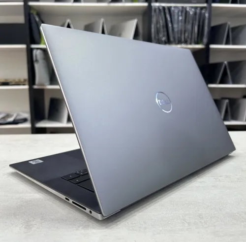 Dell Precision 5550 i7-10850H 32 Go de RAM DDR4 512 Go SSD NVMe 15.6"  Quadro T1000 - 4 Go GDDR6