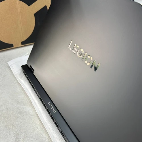 Lenovo Legion 5 15IRX10 Gaming 15.3 pouce 165Hz i7 13650HX 32Go DDR5 512Go SSD NVMe RTX 5070 Laptop GPU 8Go GDDR7