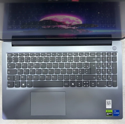 Lenovo LOQ Gaming 15 neuf sous emballage 15,6 FHD i5-12450HX 16 Go RAM DDR5 512 Go GeForce RTX 3050