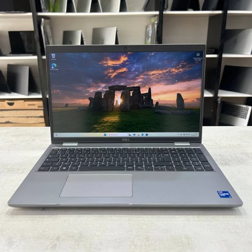 Dell Precision 3561 workstation professionnelle 15.6 pouce i7-11850H 16 Go DDR4 512 Go SSD NVMe RTX Quadro T1200 4 Go GDDR6
