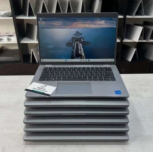 Dell Latitude 5430 14 pouce i5-1245U 8 Go de RAM DDR4 256 Go SSD