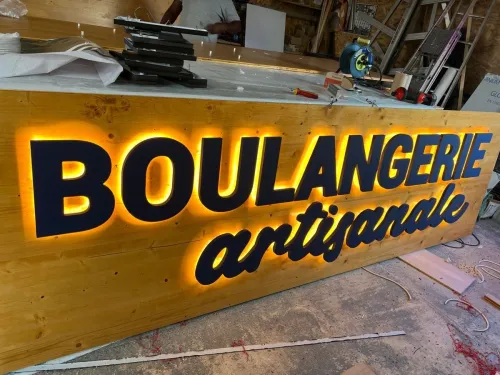 panneaux publicitaires Fabrication et installation Enseigne lumineuse Publicitaire alucobond forex