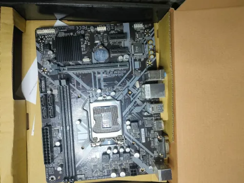 BUNDLE CARTE MERE Gigabyte H410M S2H + INTEL CORE i5 10400F (2.9 GHz / 4.3 GHz)