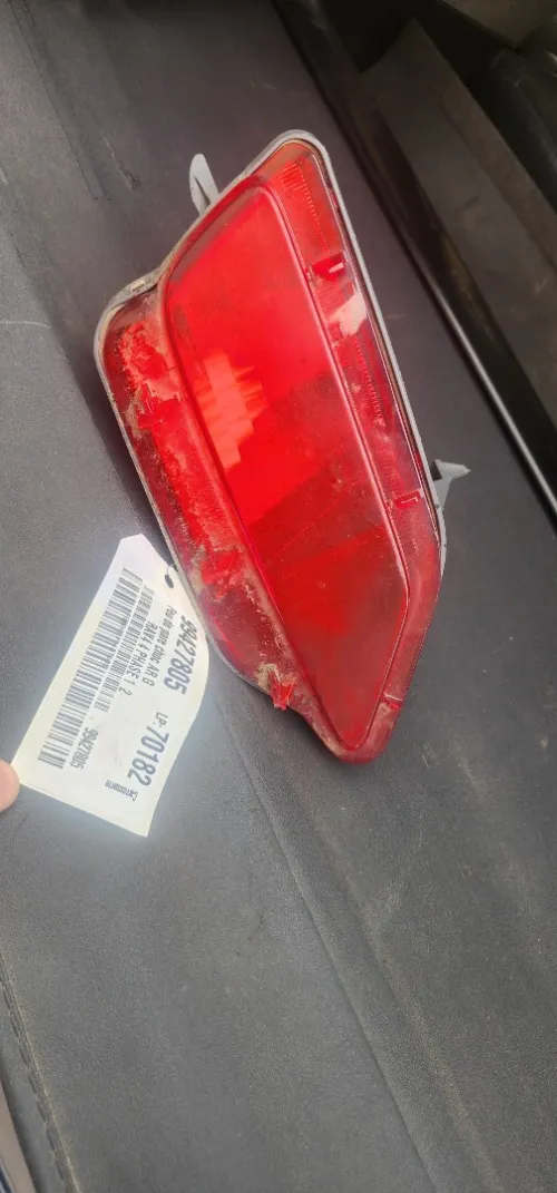 Anti brouillard arrière gauche rav4 2017