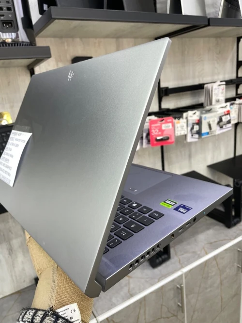 Acer predator triton neo 16