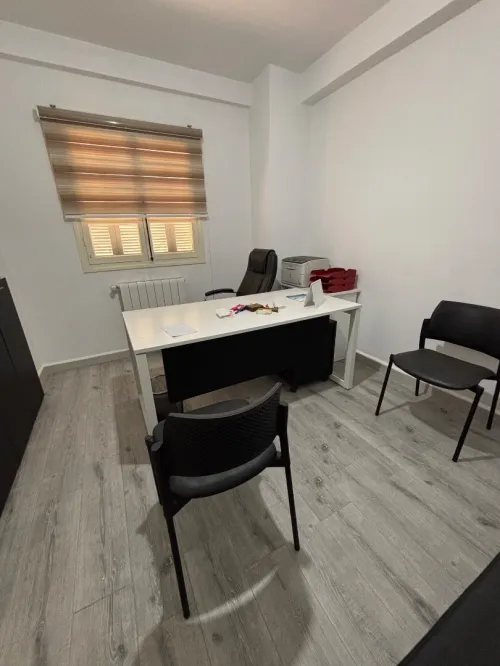 Vend ensemble de bureau et bureaux 
