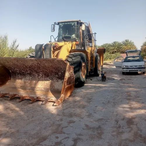 ENGIN DE TRAVAUX PUBLICS CHARGEUR CATERPILLAR MODELE 980 G 2002