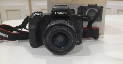 Canon m 50