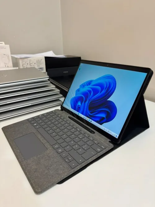 Microsoft Surface Pro X + Stylet + clavier original + pochette Spigen