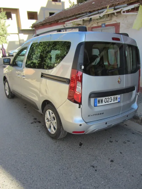 Renault New express 2023 
