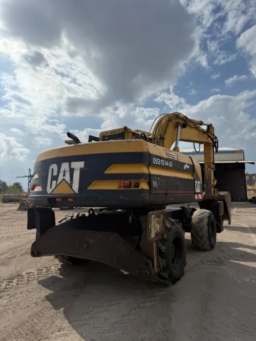 Caterpillar M318 1998