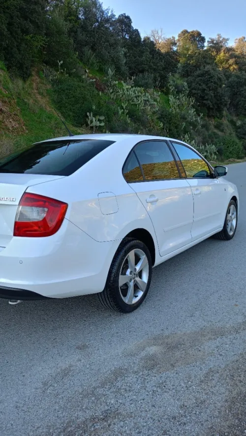 Skoda Rapid 2015 Ambition