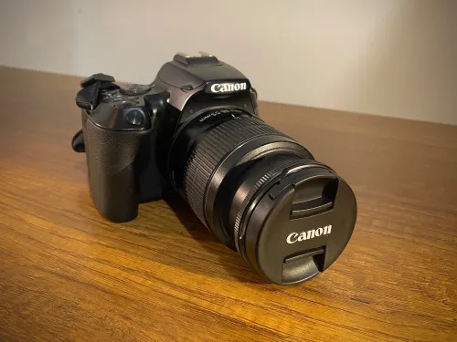 Canon eos 250d + objectif 18-55mm EFS