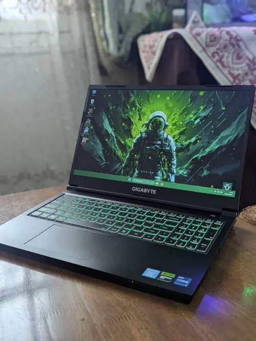 Laptop gaming Gigabyte rtx 4060 // i7 12 gen