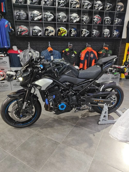 Kawasaki Z 900 2025