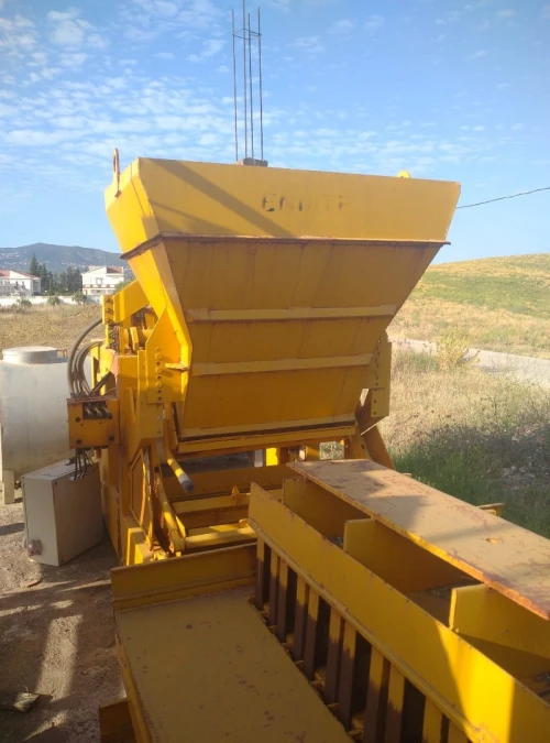 Pondeuse parpin et machin qui fabrique les bise 