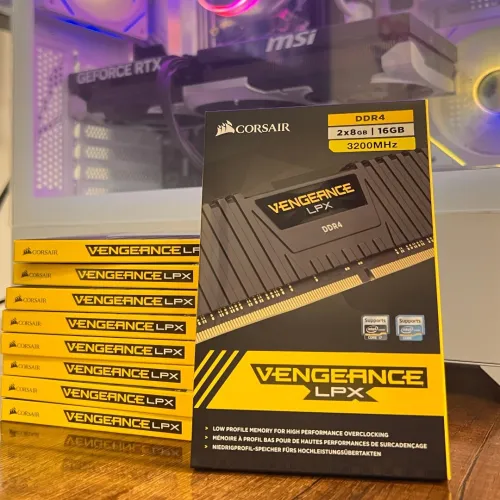 Mémoire RAM CORSAIR VENGEANCE LPX DDR4 8Go 3200MHz BLACK