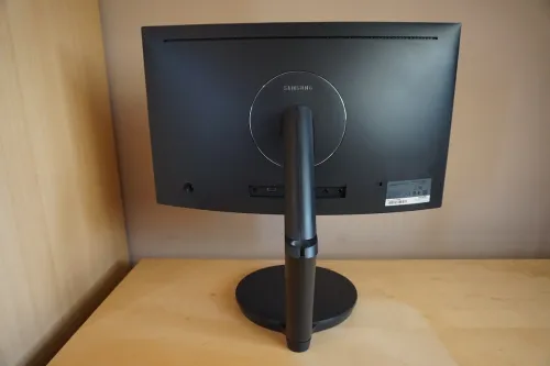 QLED gaming monitor C24FG70FQM 24 144 HZ 1ms