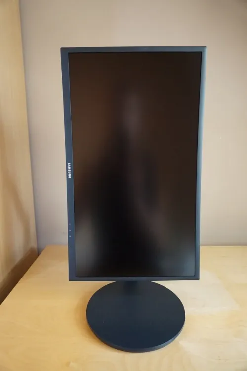 QLED gaming monitor C24FG70FQM 24 144 HZ 1ms