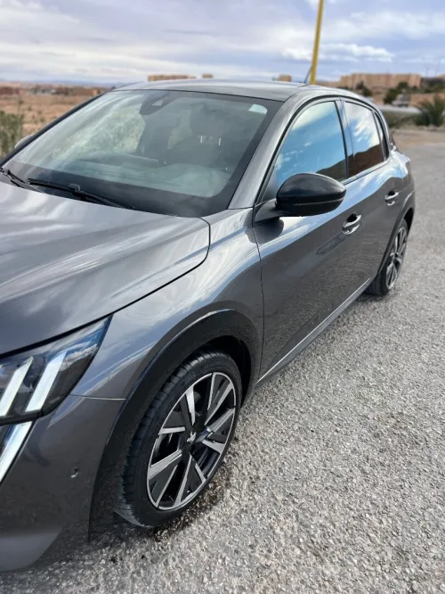 Peugeot 208 2023 GT