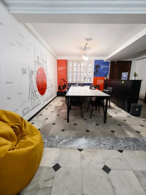 Travaillez dans un bel espace de Coworking chez IKOSIM TECH HUB !
