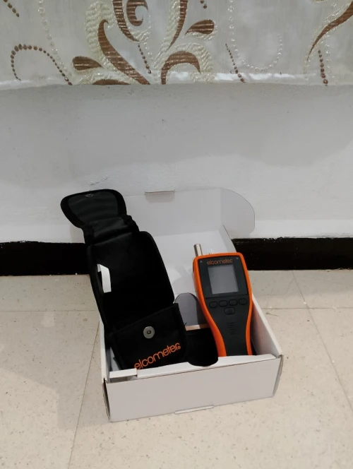 Mesureur de point de rosée (Dewpoint Meter)