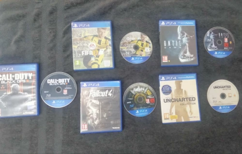 Jeux PS4 à vendre - Bon état