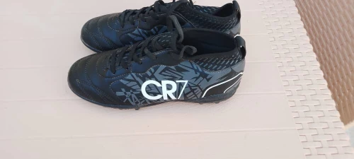 Chaussure de foot CR7 en très bon état