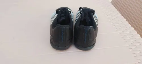 Chaussure de foot, Adidas (vrai) achété chez Decathlon. Pointure 31