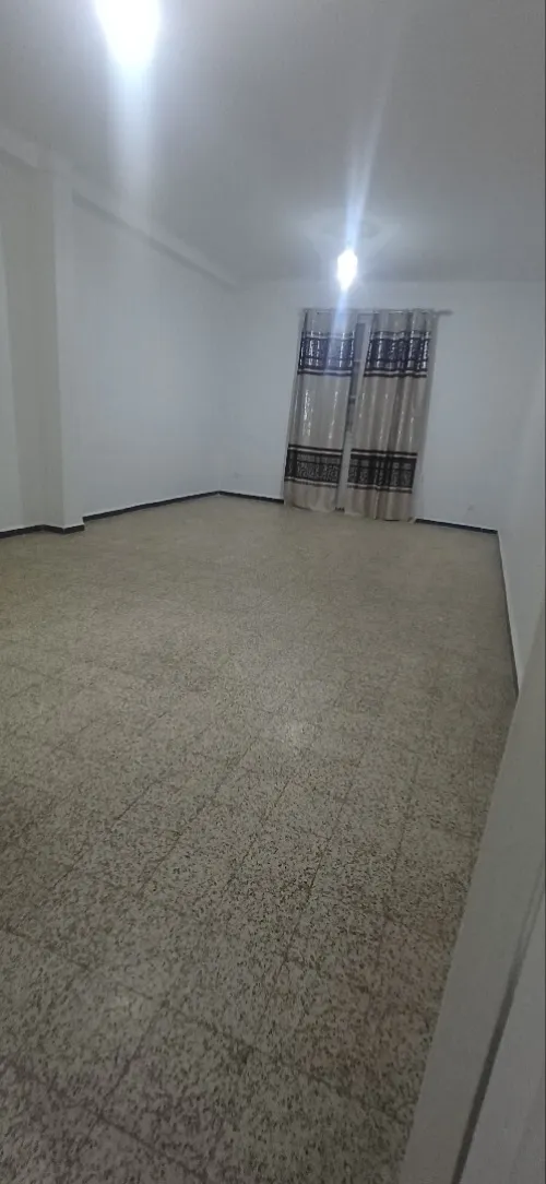 Location Appartement Niveau de villa F4 Alger Hydra