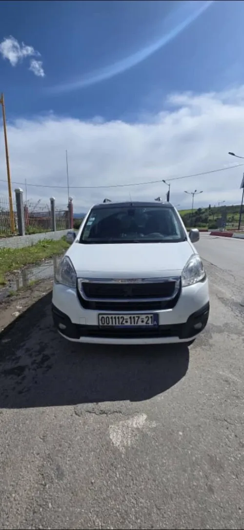 Peugeot Partner 2017 Tepee Allure 